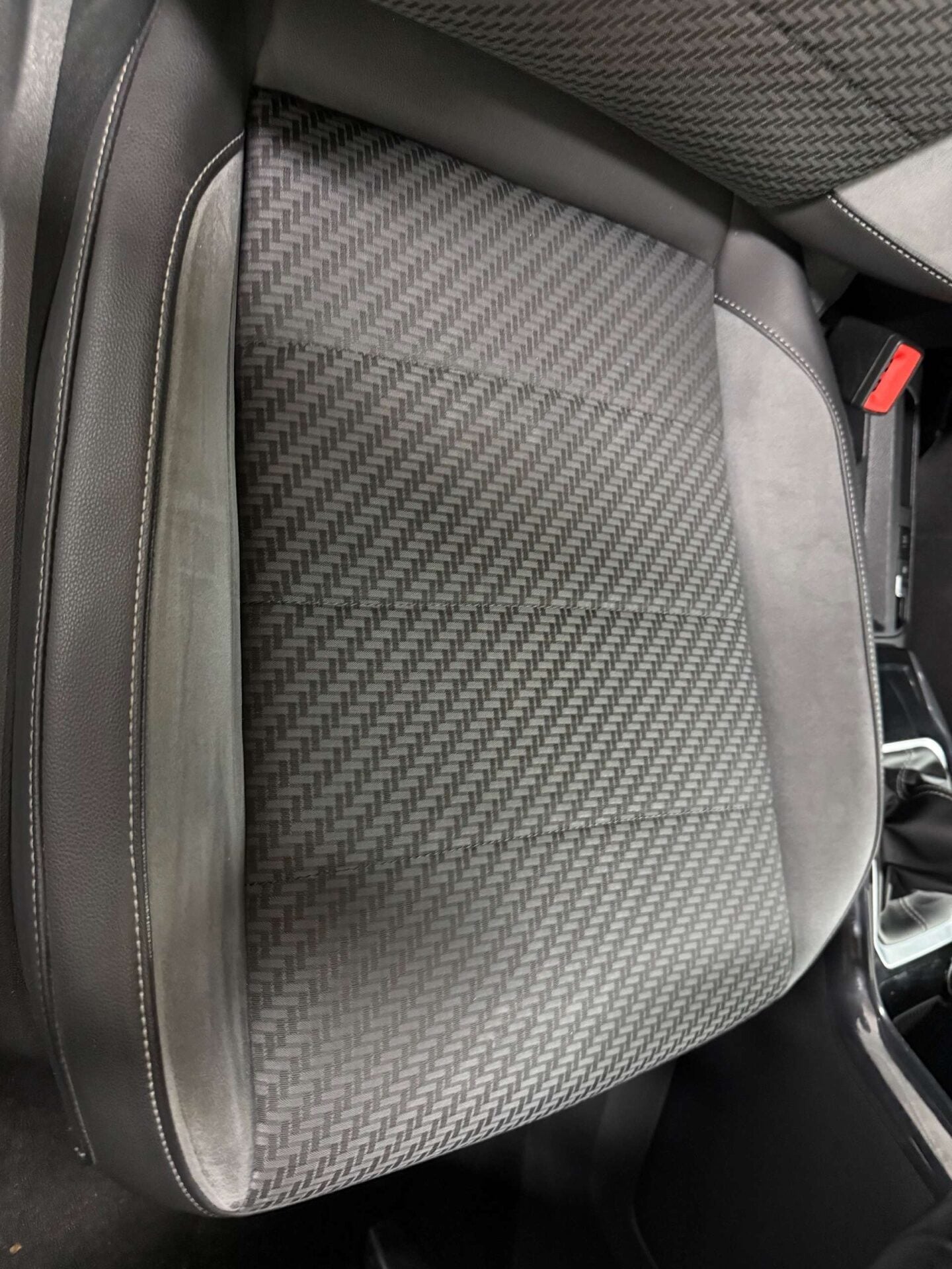 Used Volkswagen T-Roc 2019 for sale - 77368060: Photo 12