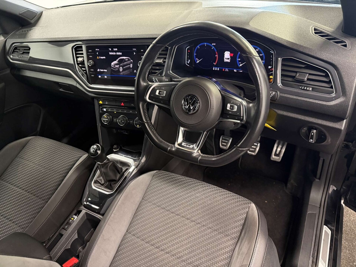 Used Volkswagen T-Roc 2019 for sale - 77368060: Photo 14