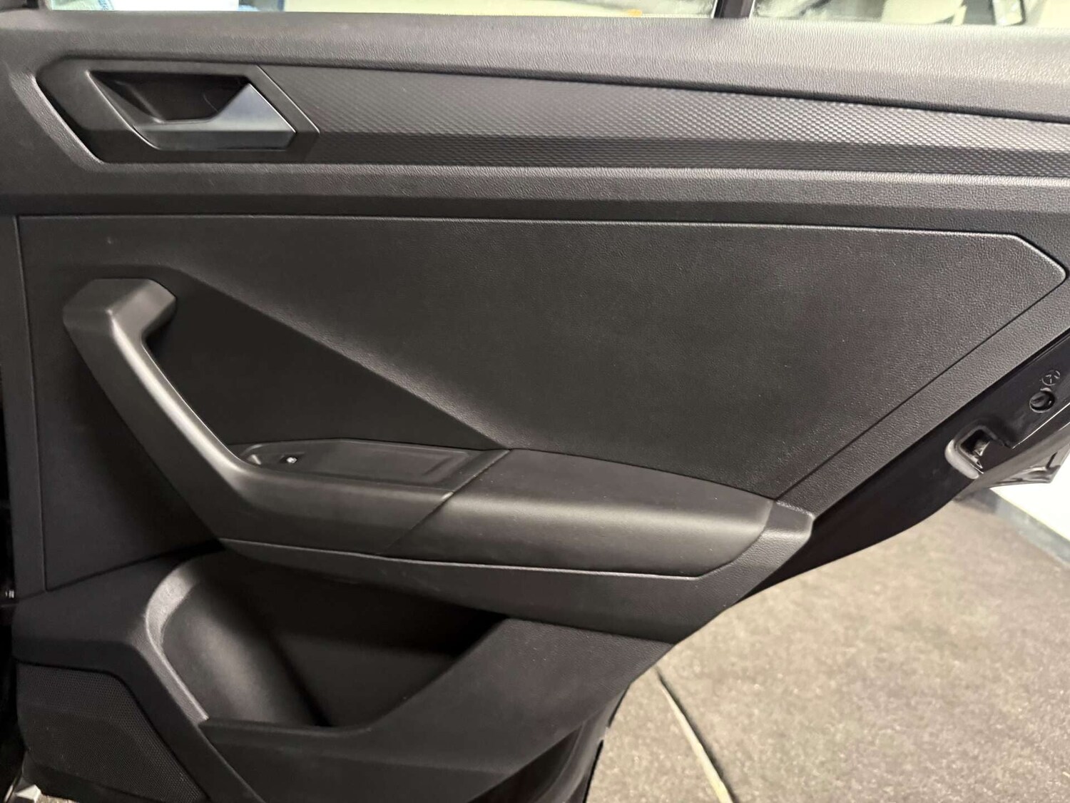 Used Volkswagen T-Roc 2019 for sale - 77368060: Photo 25