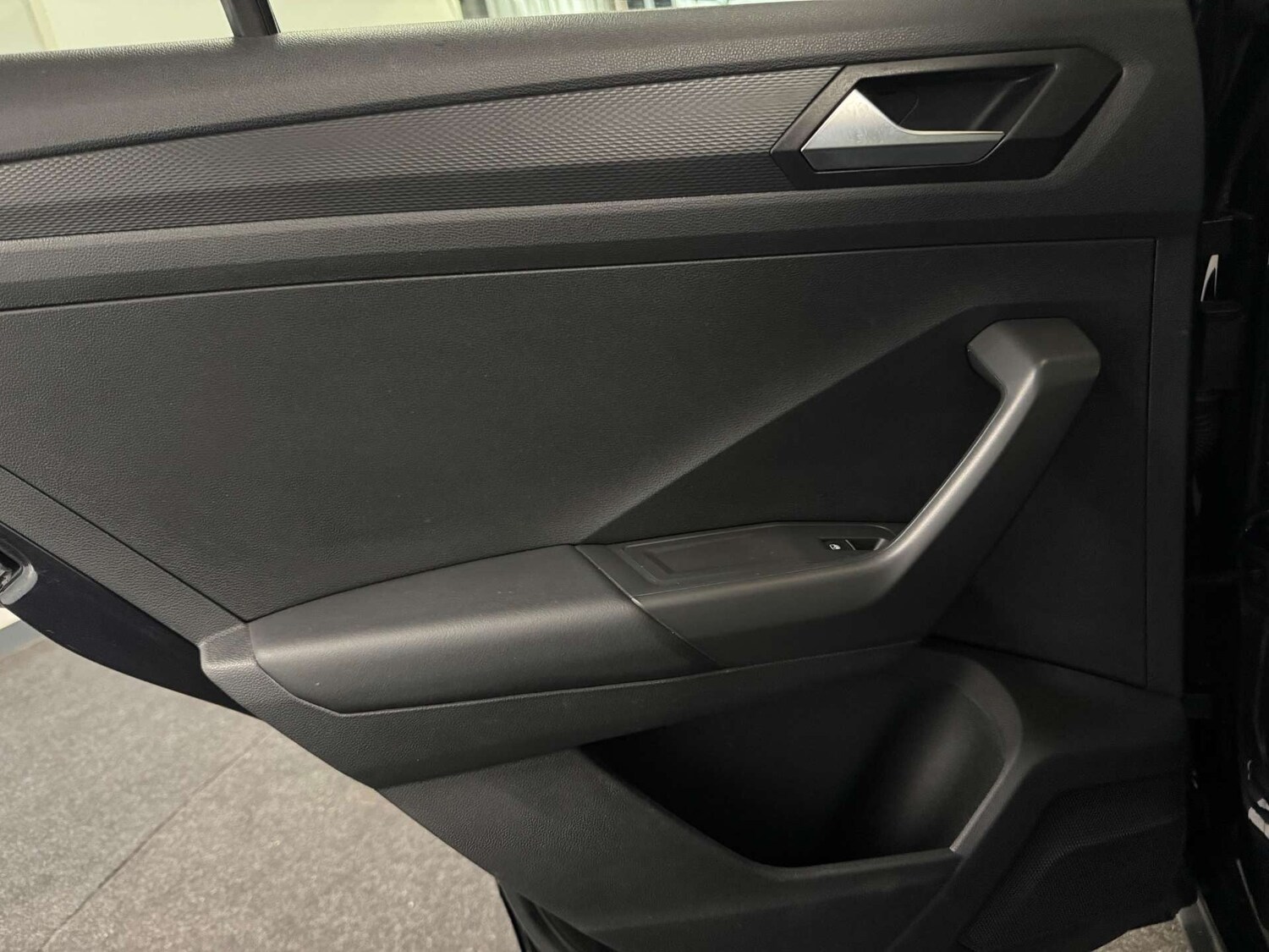 Used Volkswagen T-Roc 2019 for sale - 77368060: Photo 31