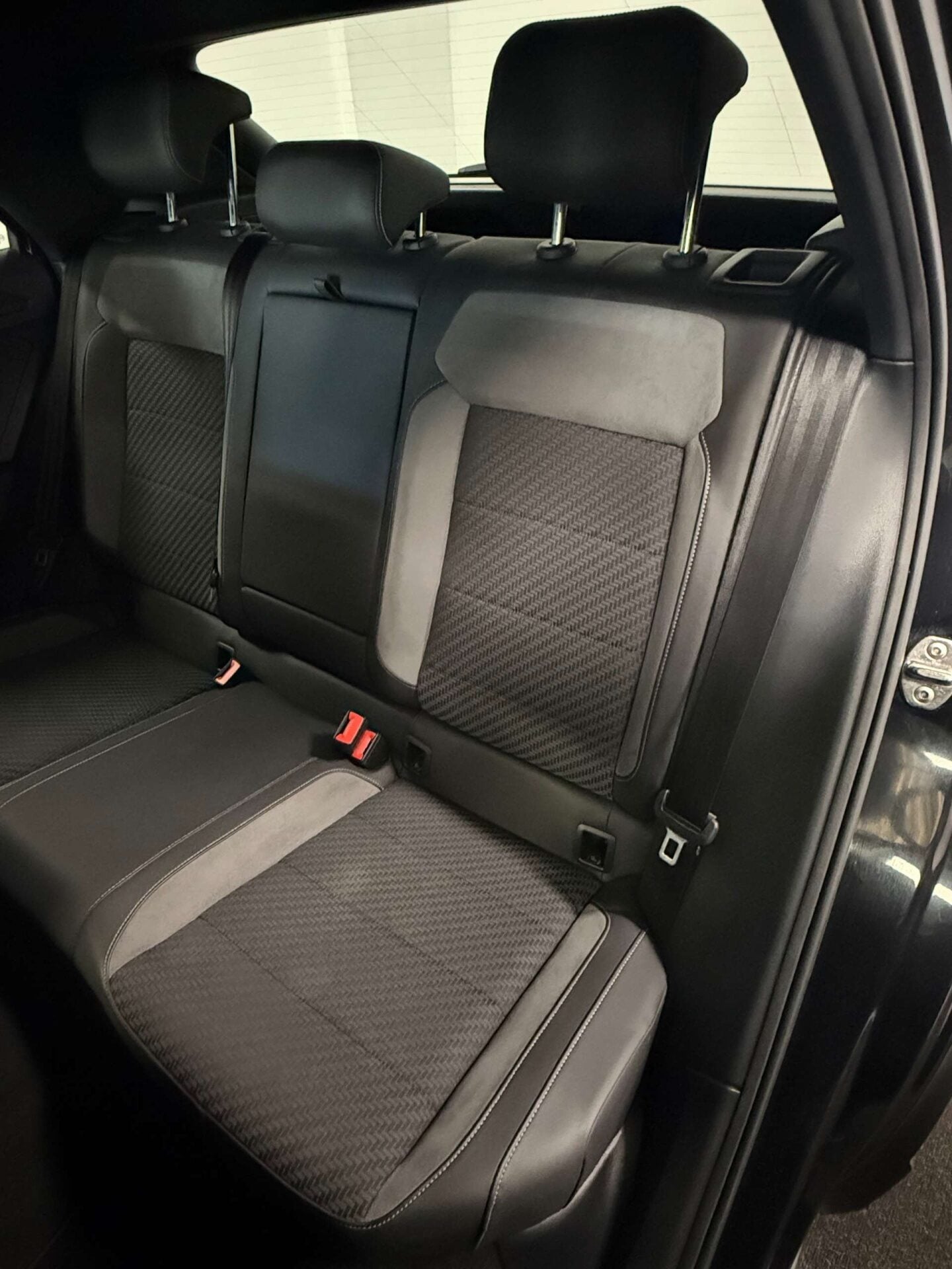 Used Volkswagen T-Roc 2019 for sale - 77368060: Photo 32