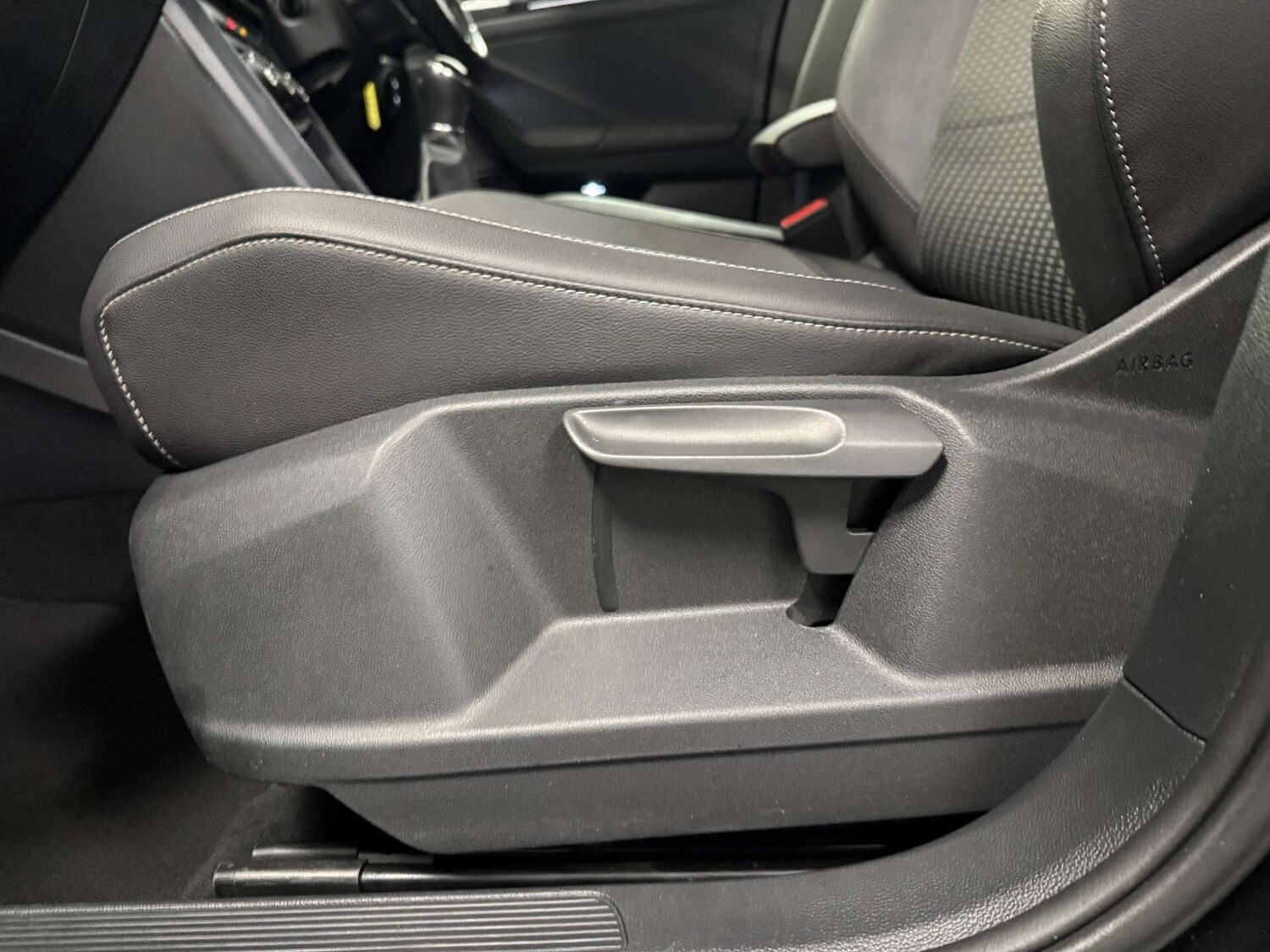 Used Volkswagen T-Roc 2019 for sale - 77368060: Photo 37