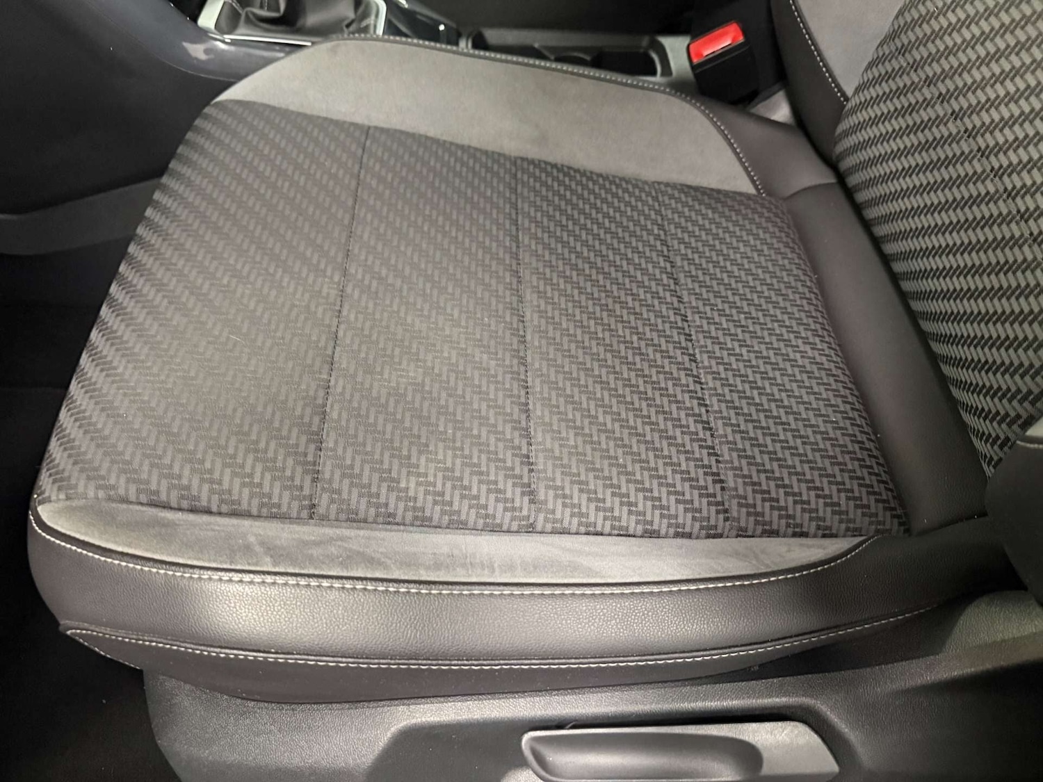 Used Volkswagen T-Roc 2019 for sale - 77368060: Photo 39