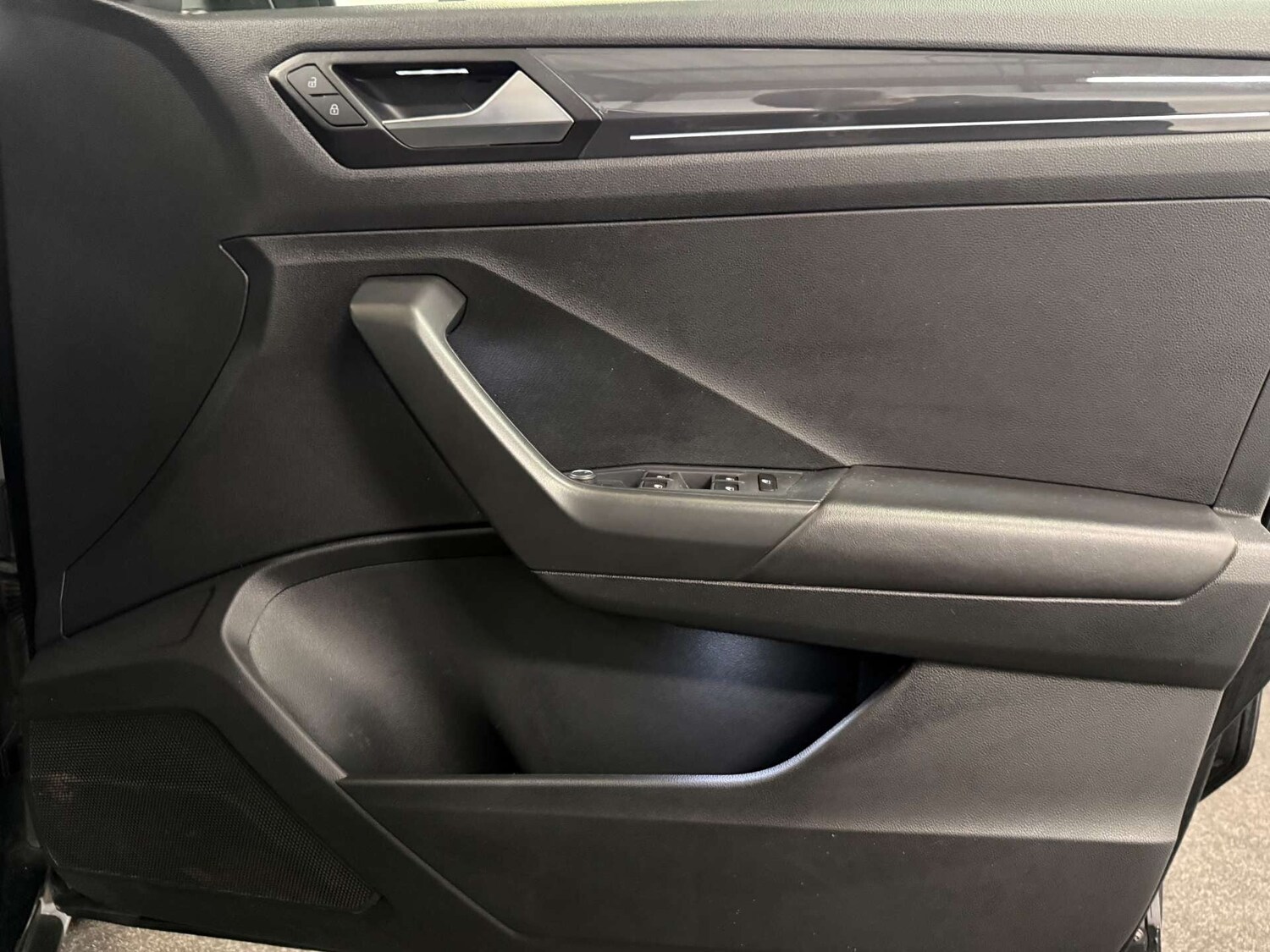 Used Volkswagen T-Roc 2019 for sale - 77368060: Photo 9