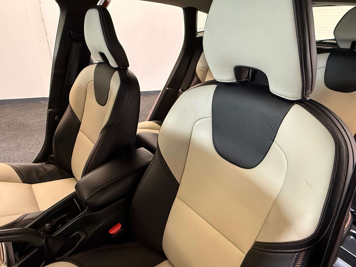 Used Volvo V40 2018 for sale - 77418449: Photo 44