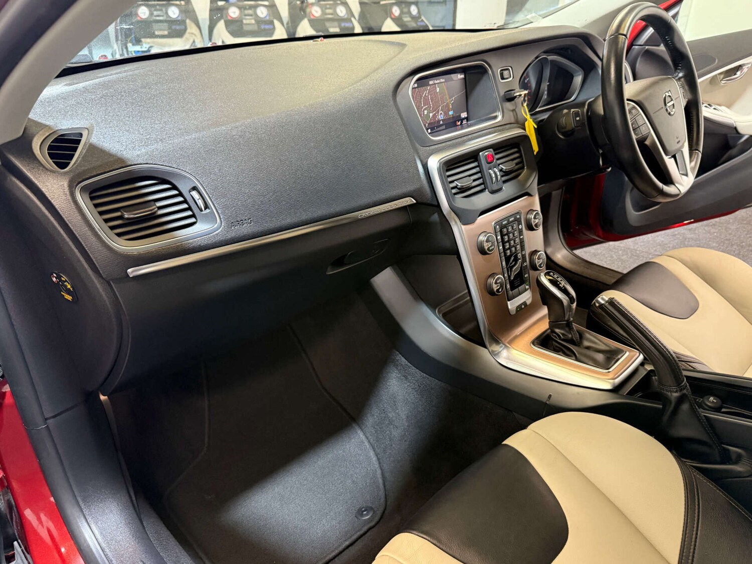 Used Volvo V40 2018 for sale - 77418449: Photo 45