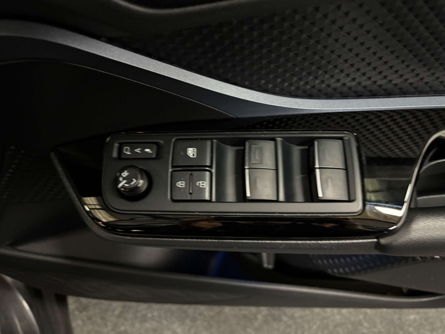 Used Toyota C-HR 2020 for sale - 76961673: Photo 13