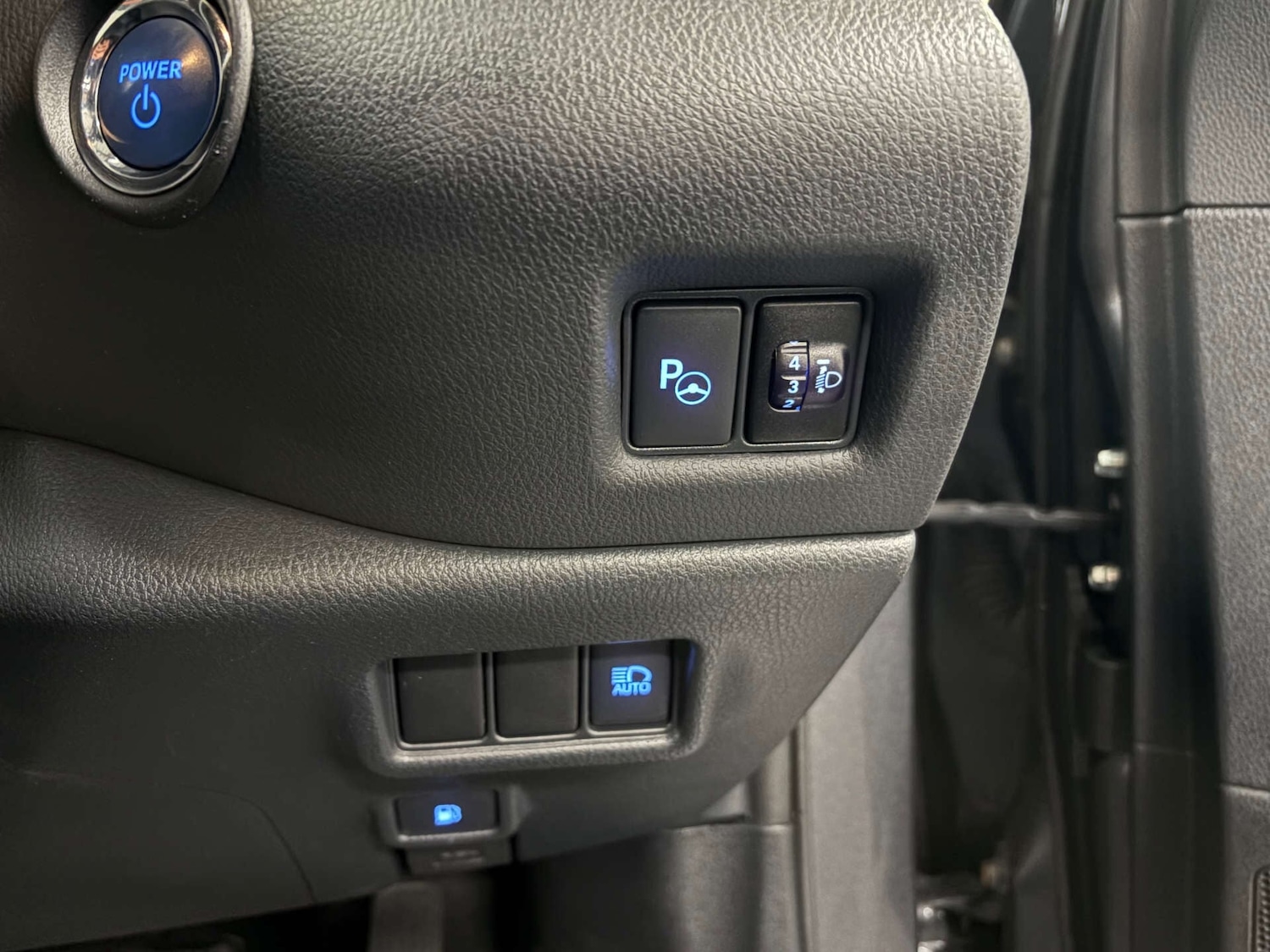 Used Toyota C-HR 2020 for sale - 76961673: Photo 16