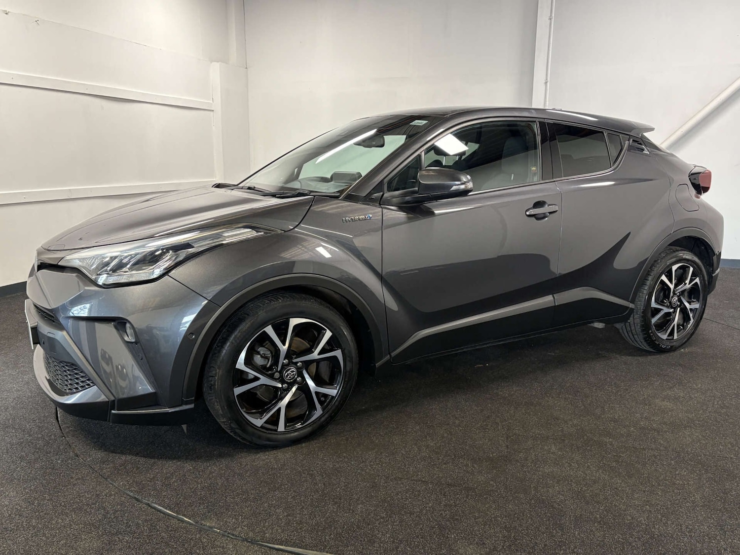 Used Toyota C-HR 2020 for sale - 76961673: Photo 2