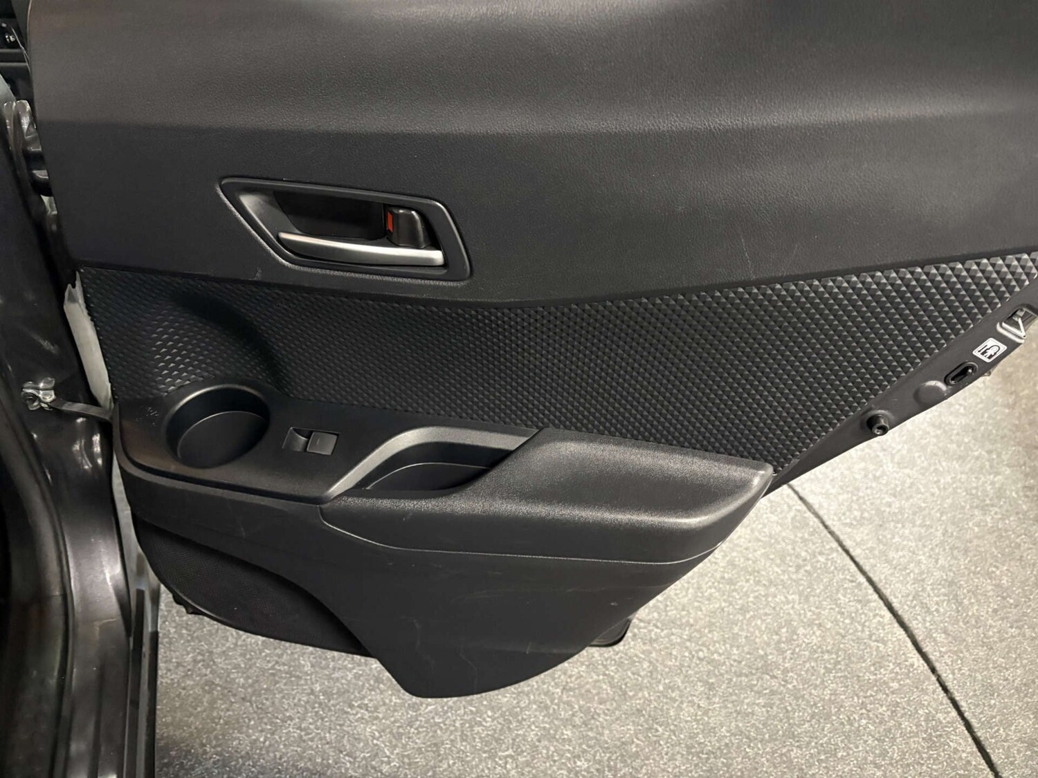 Used Toyota C-HR 2020 for sale - 76961673: Photo 30