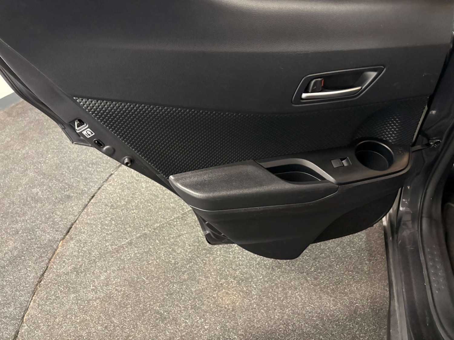 Used Toyota C-HR 2020 for sale - 76961673: Photo 39