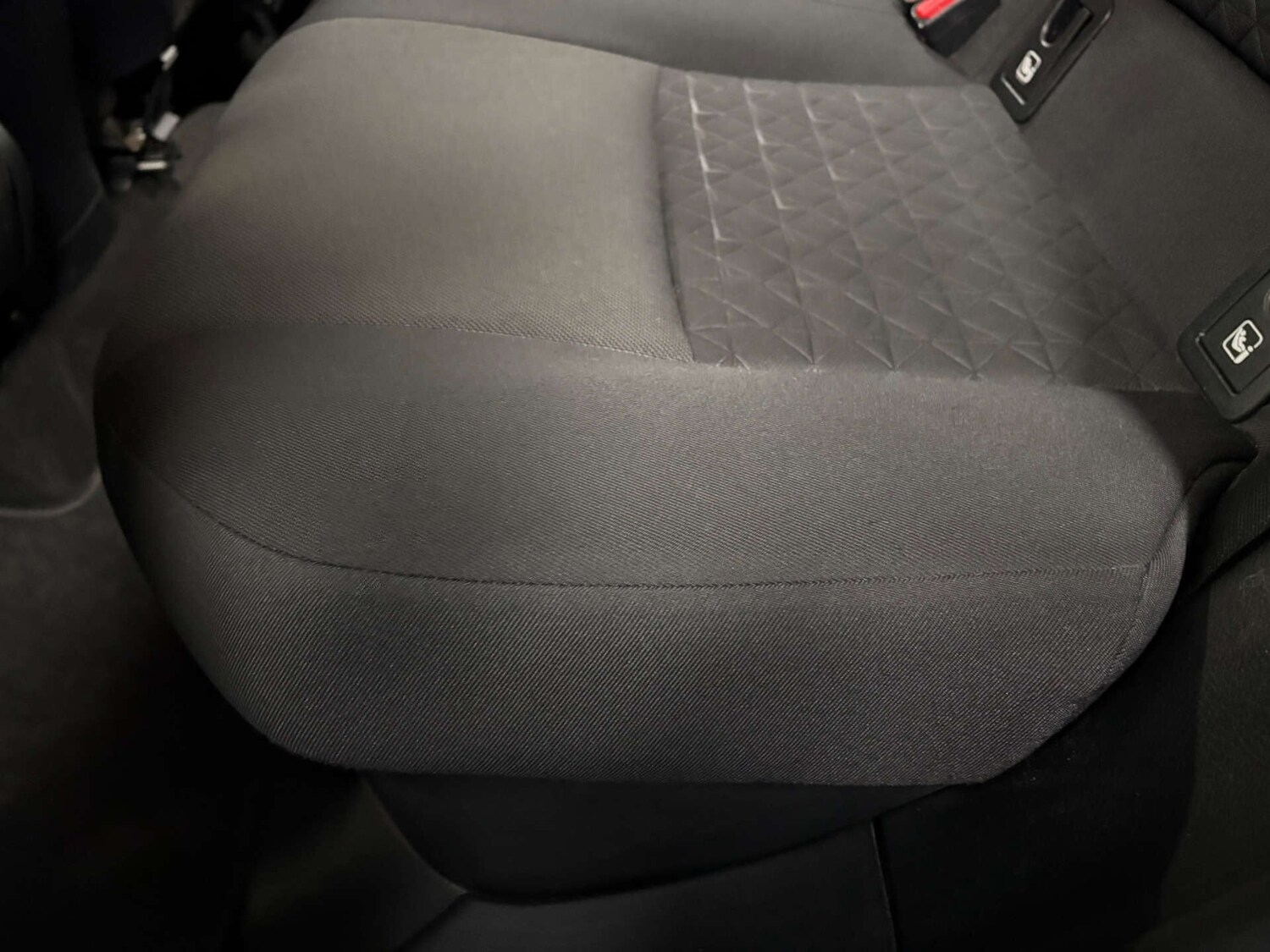 Used Toyota C-HR 2020 for sale - 76961673: Photo 41