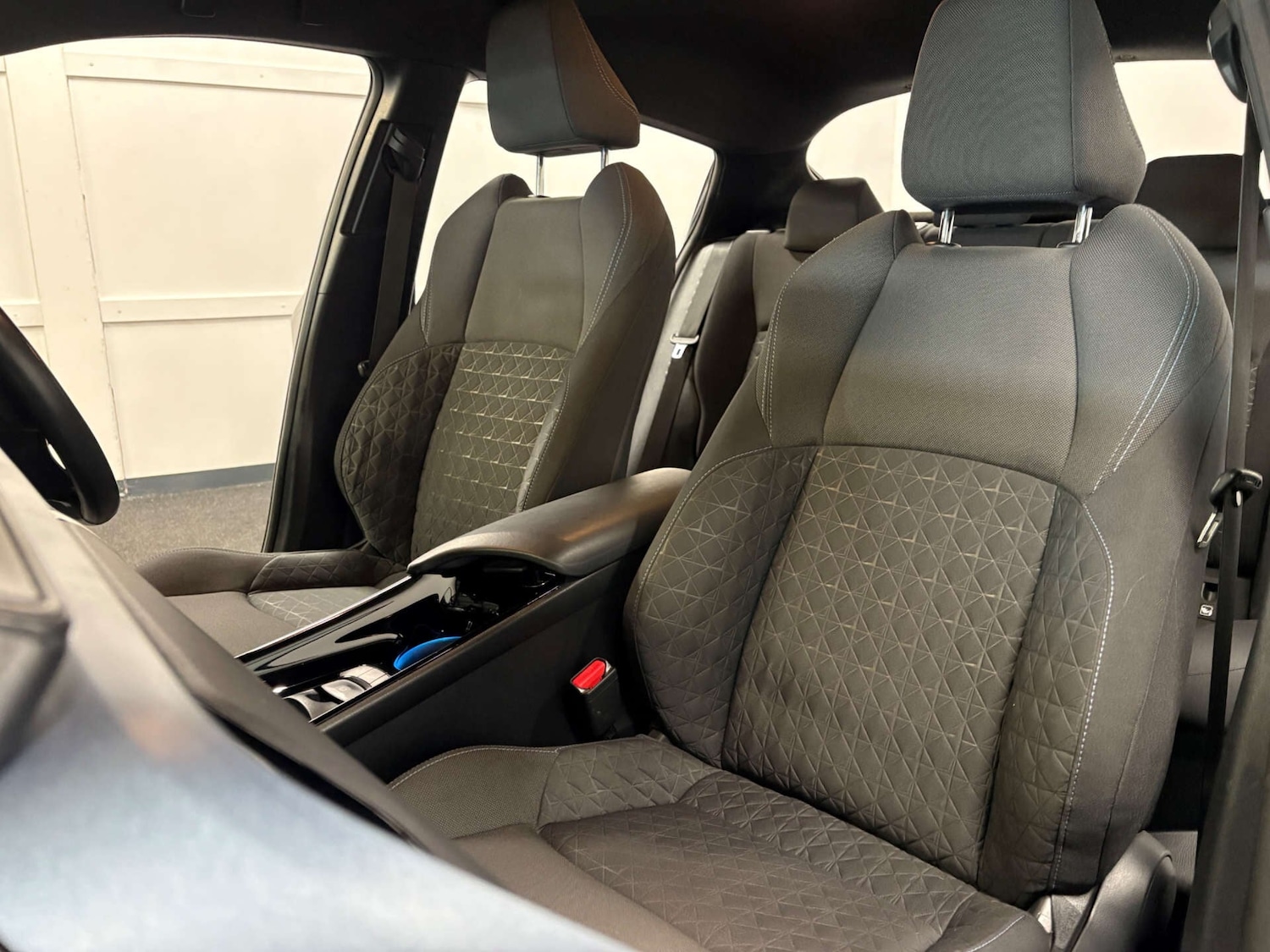 Used Toyota C-HR 2020 for sale - 76961673: Photo 45