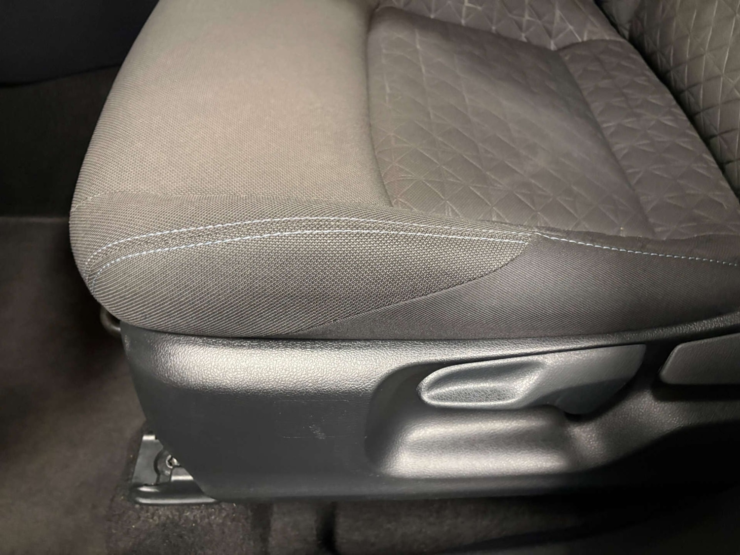 Used Toyota C-HR 2020 for sale - 76961673: Photo 46