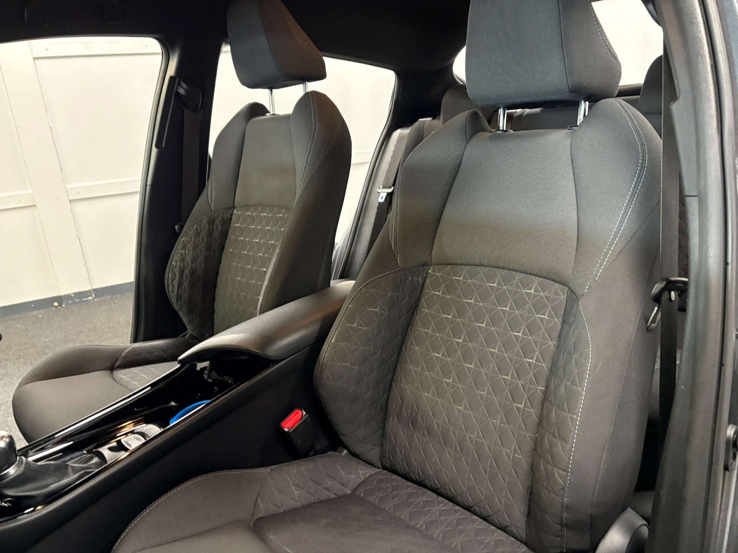 Used Toyota C-HR 2020 for sale - 76961673: Photo 48