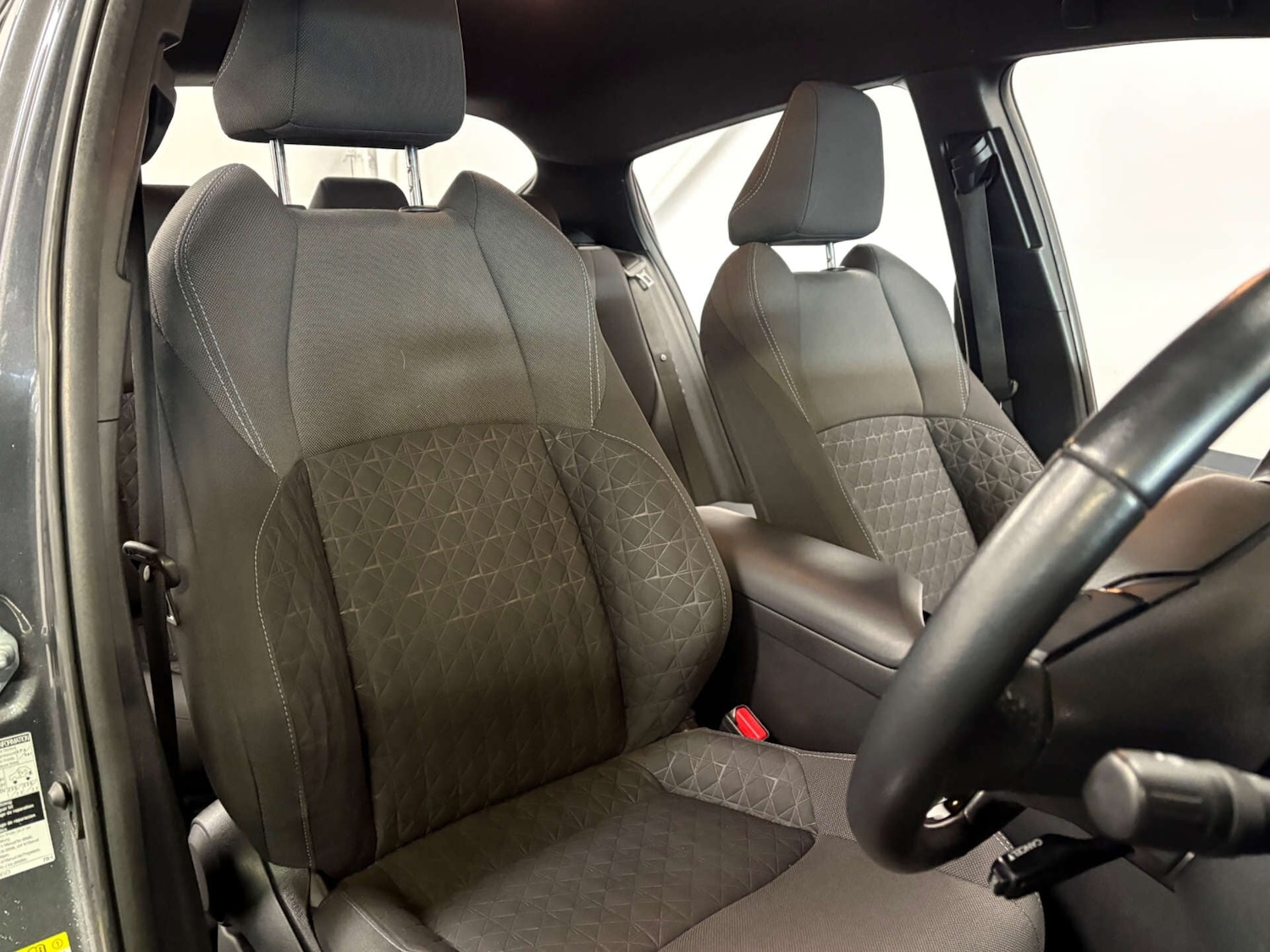 Used Toyota C-HR 2020 for sale - 76961673: Photo 9