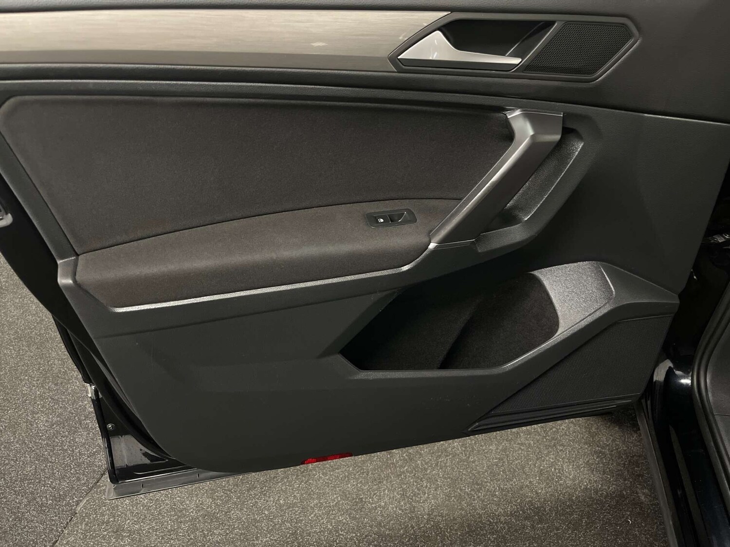 Used Volkswagen Tiguan 2019 for sale - 76413860: Photo 48