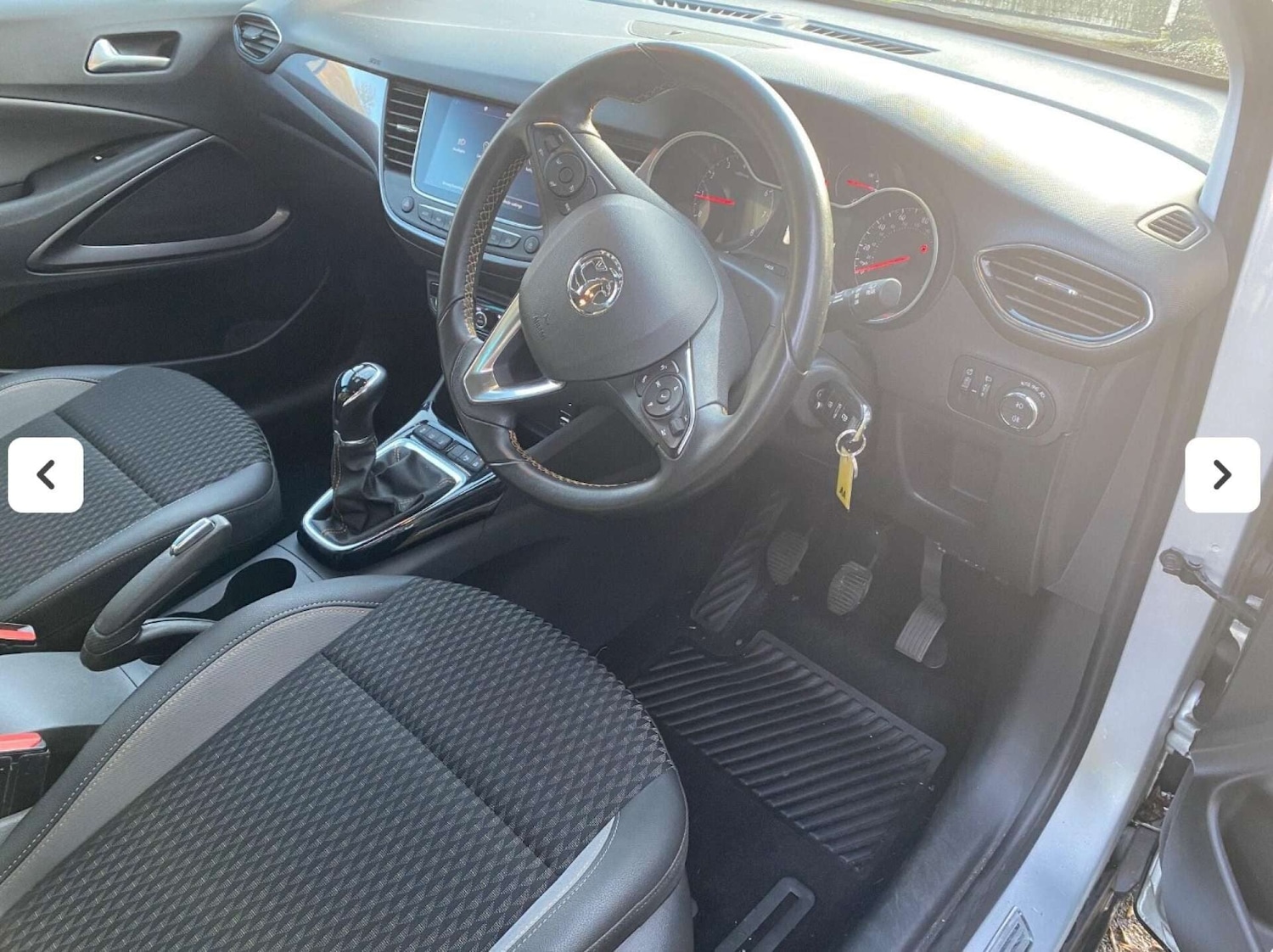 Used Vauxhall Crossland X 2018 for sale - 77137098: Photo 3