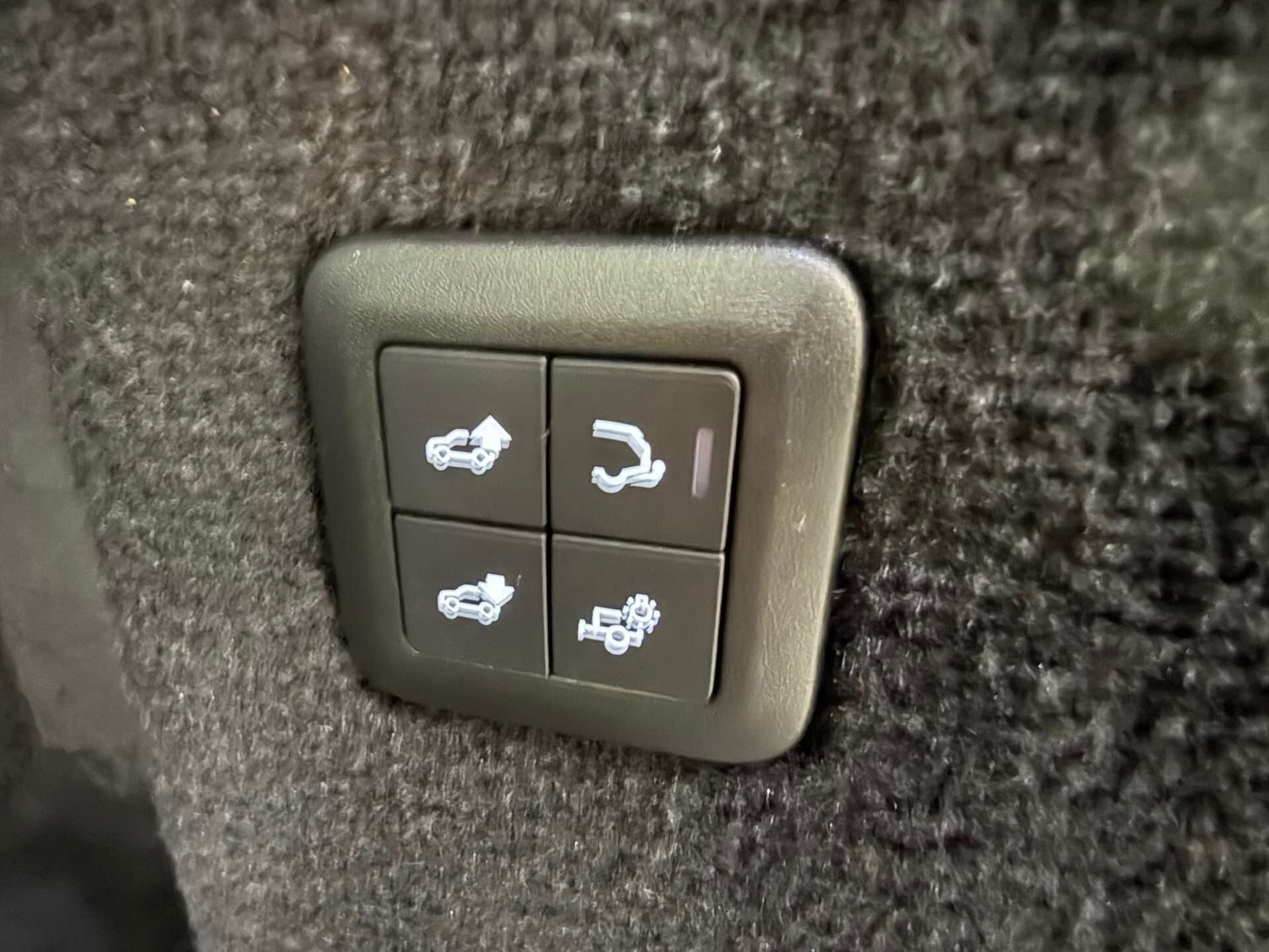 Used Land Rover Range Rover Sport 2018 for sale - 76638748: Photo 31