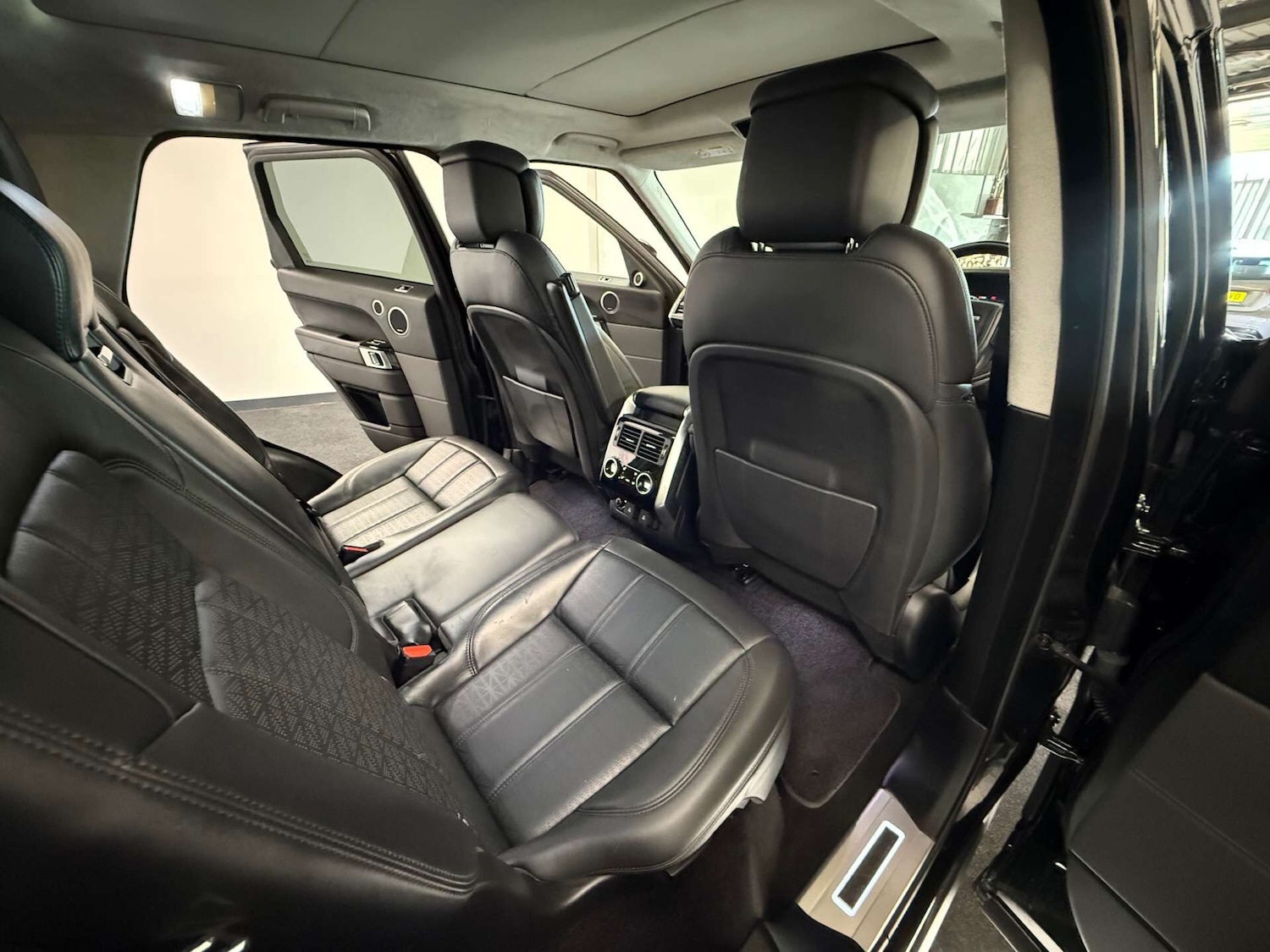 Used Land Rover Range Rover Sport 2018 for sale - 76638748: Photo 32