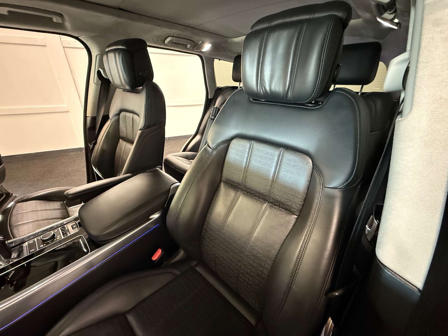 Used Land Rover Range Rover Sport 2018 for sale - 76638748: Photo 43