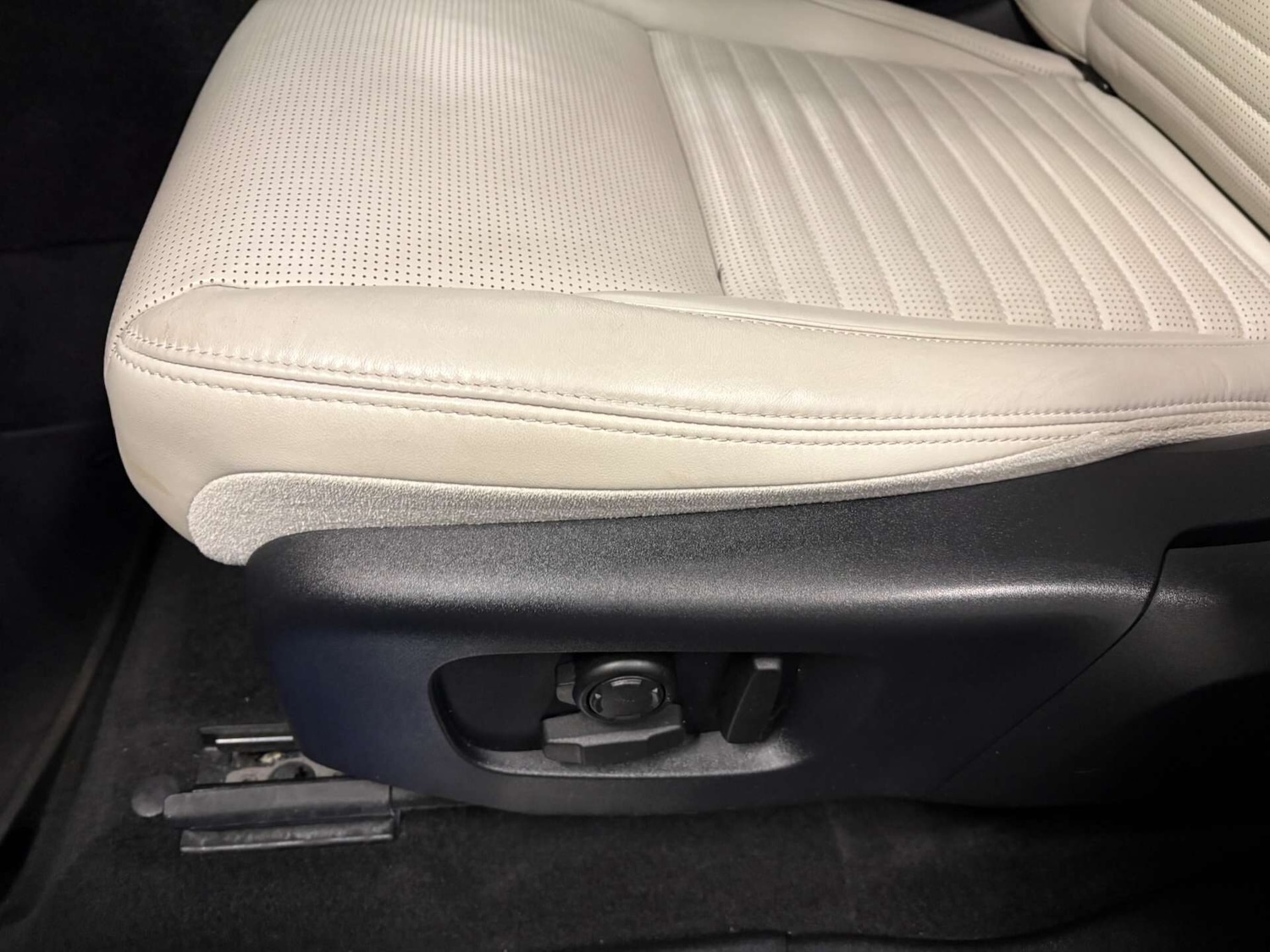 Used Land Rover Discovery Sport 2019 for sale - 78182658: Photo 48