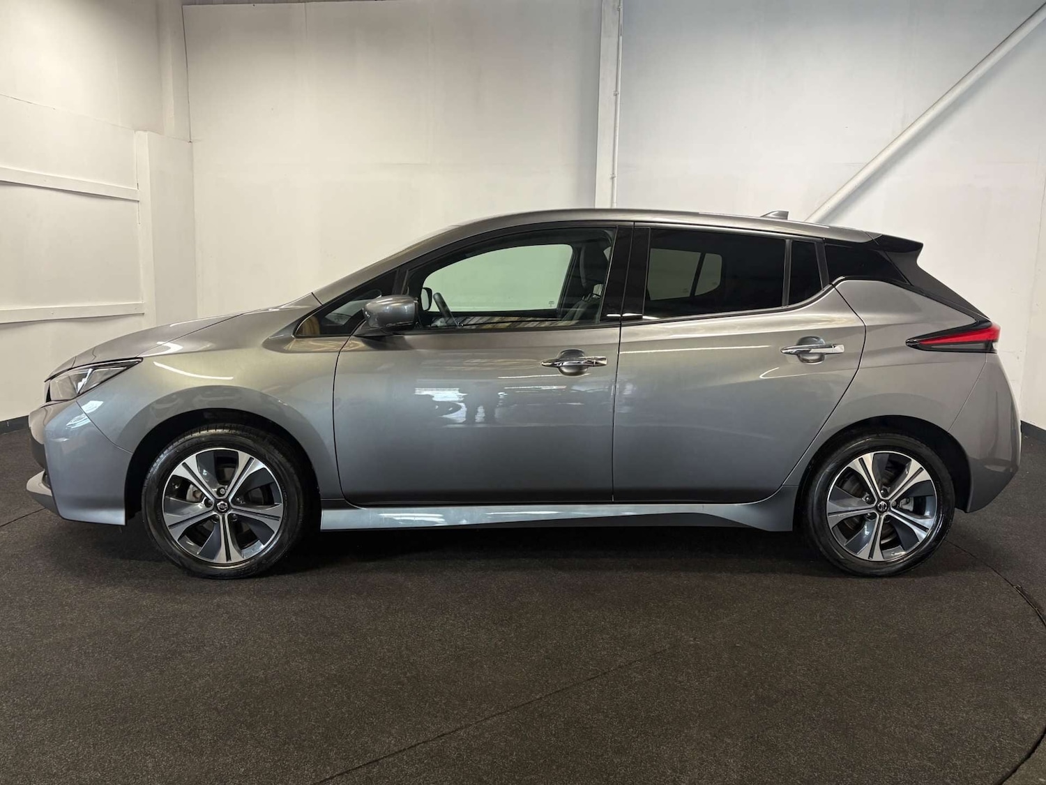 Used Nissan Leaf 2021 for sale - 78125041: Photo 3