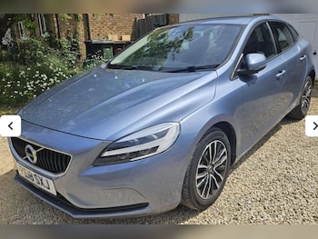 Used Volvo V40 2018 for sale - 78847997: Photo