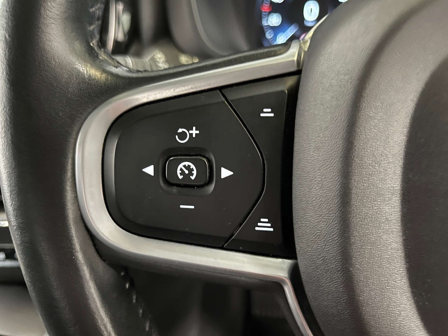 Used Volvo XC60 2021 for sale - 76589104: Photo 19