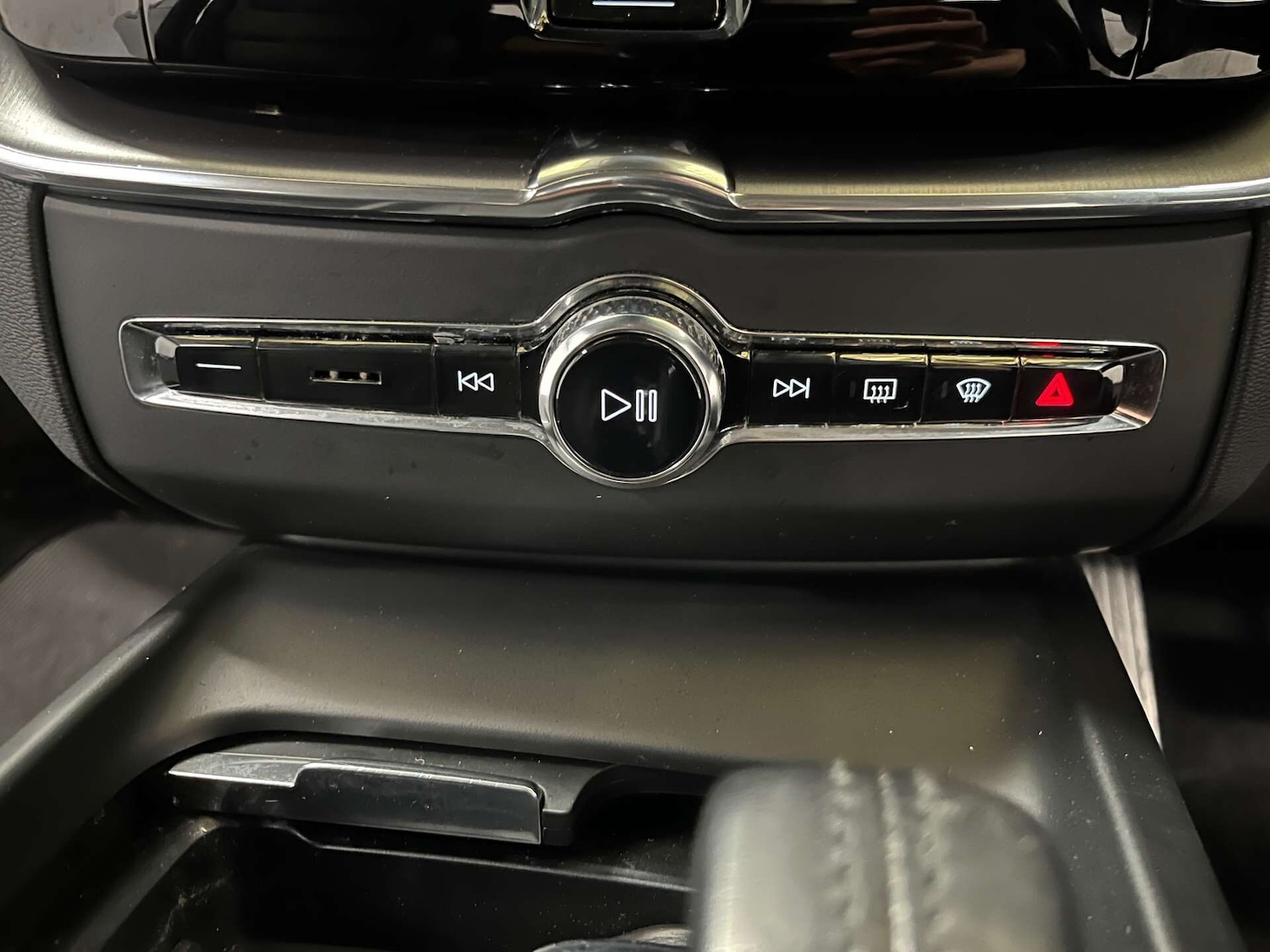 Used Volvo XC60 2021 for sale - 76589104: Photo 28