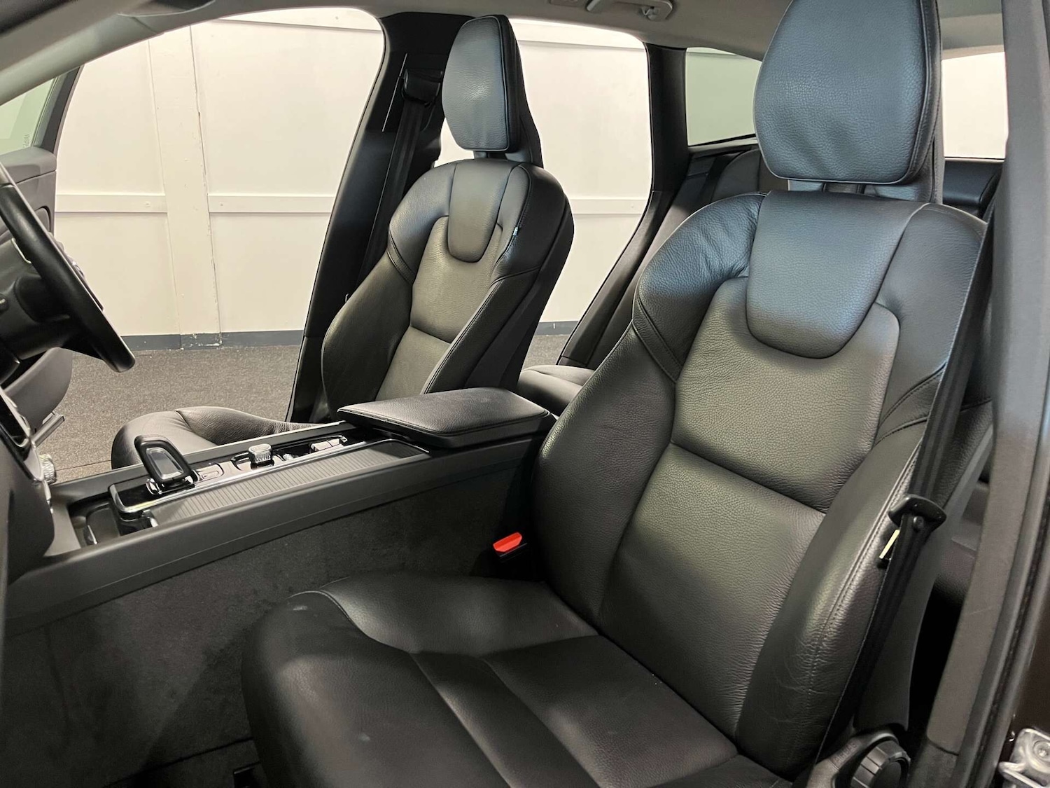 Used Volvo XC60 2021 for sale - 76589104: Photo 51