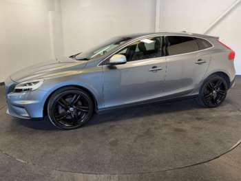 Used Volvo V40 2017 for sale - 74825237: Photo