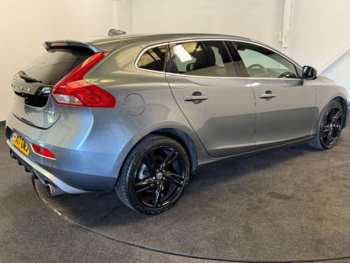 Used Volvo V40 2017 for sale - 74825237: Photo