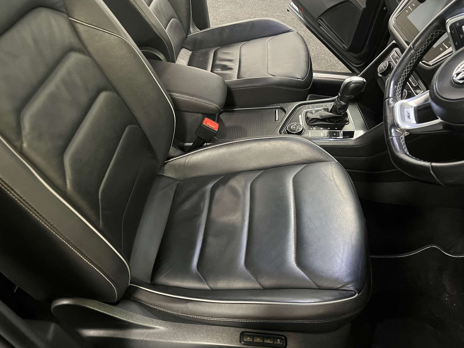 Used Volkswagen Tiguan 2018 for sale - 76697447: Photo 15