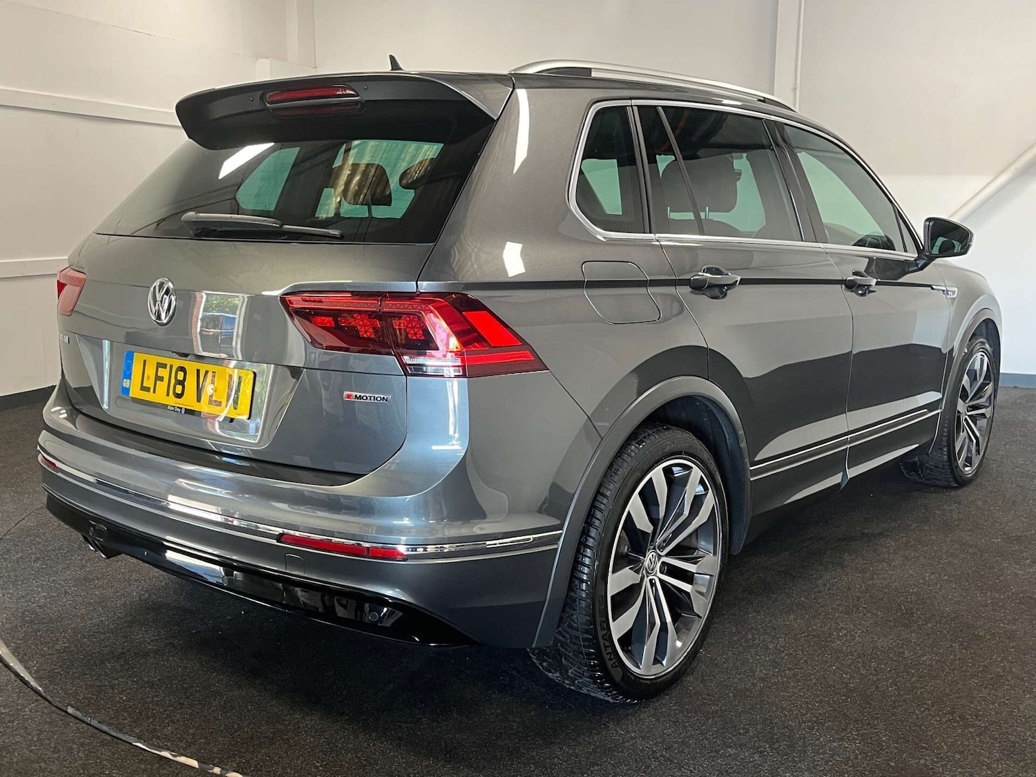 Used Volkswagen Tiguan 2018 for sale - 76697447: Photo 5