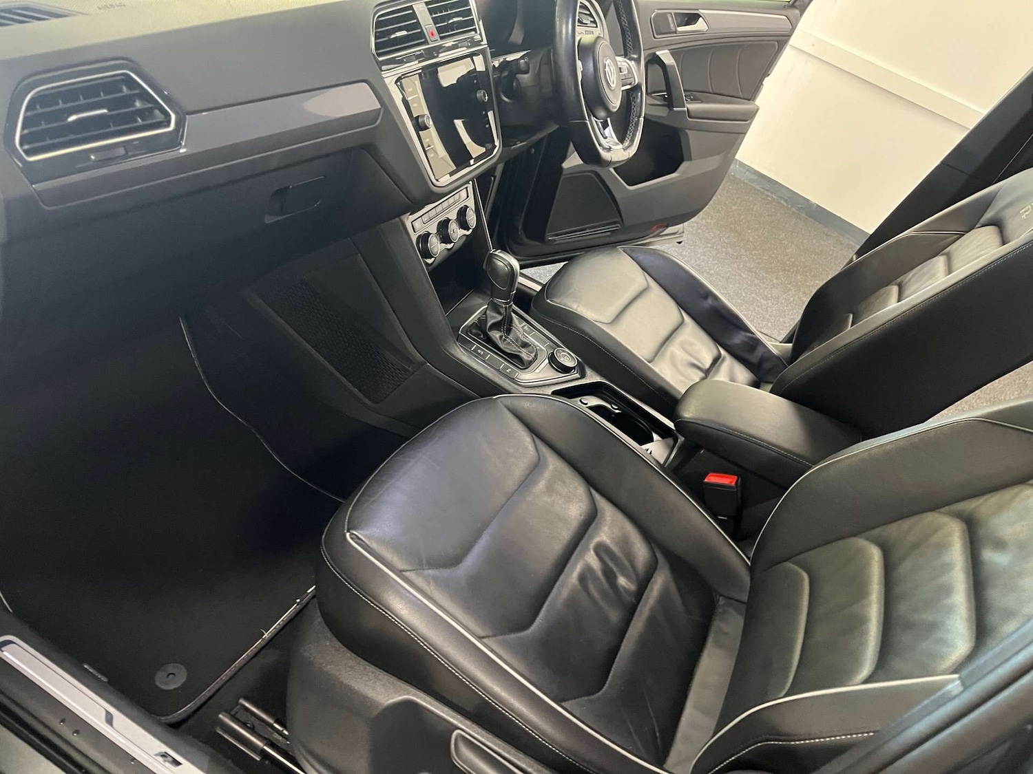 Used Volkswagen Tiguan 2018 for sale - 76697447: Photo 51
