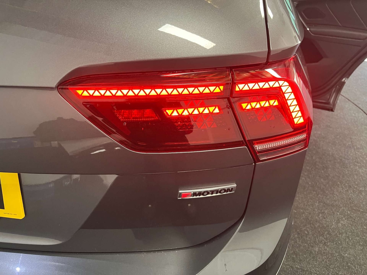 Used Volkswagen Tiguan 2018 for sale - 76697447: Photo 56