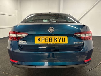 Used Skoda Superb 2018 for sale - 77298548: Photo