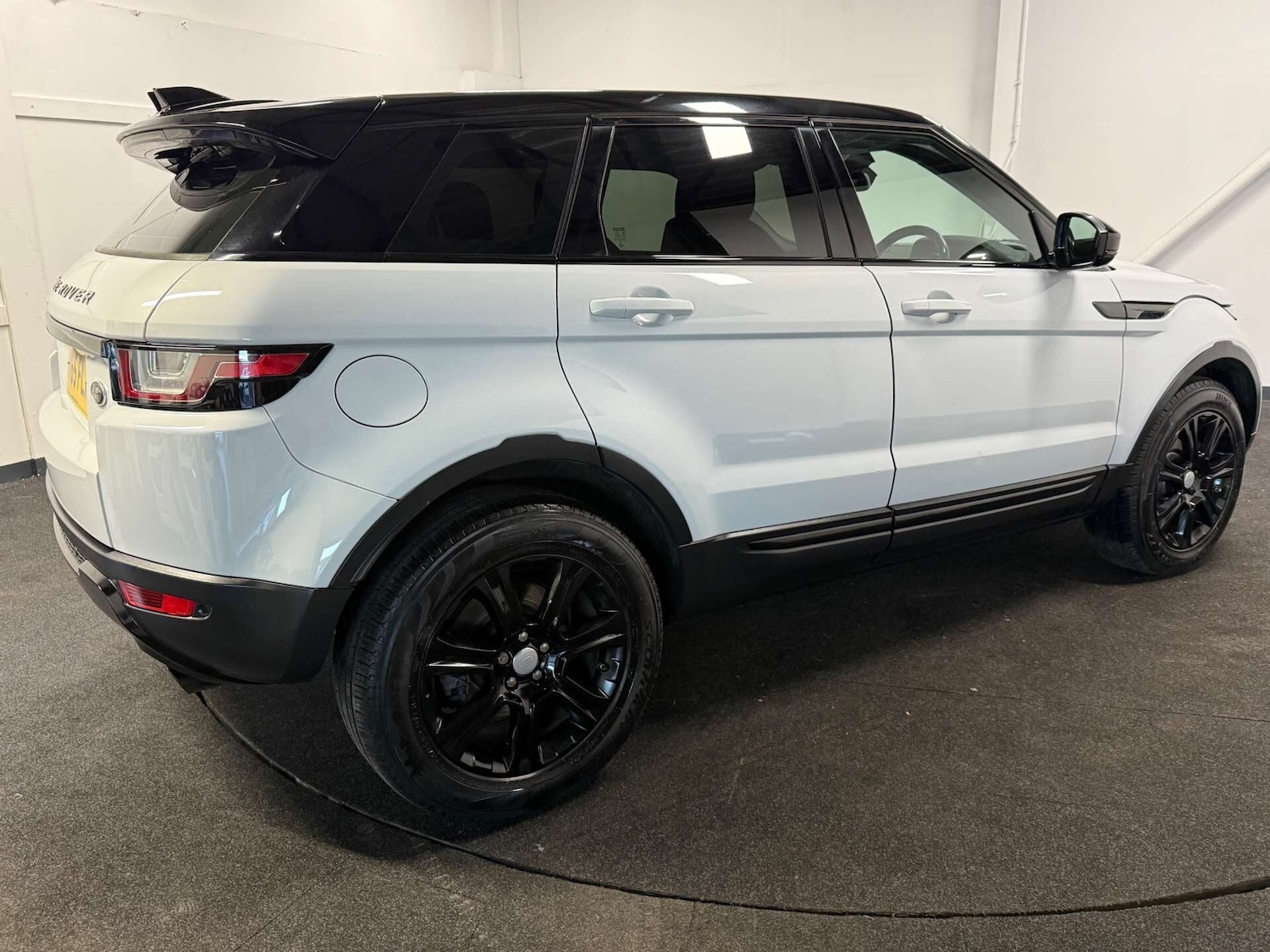 Used Land Rover Range Rover Evoque 2015 for sale - 76651137: Photo 5