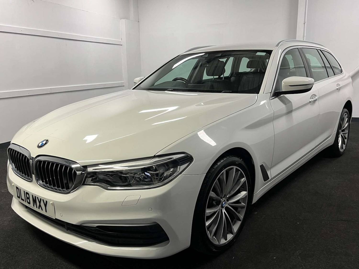 Used BMW 5 Series 2018 for sale - 76263346: Photo 1