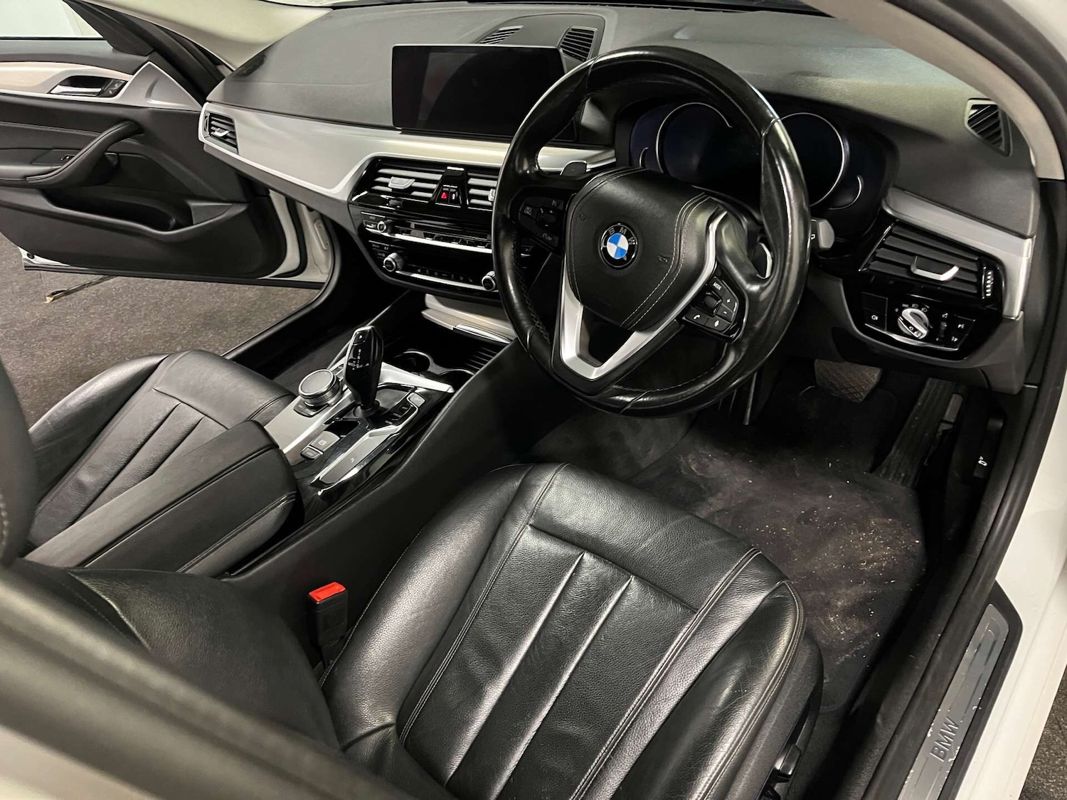 Used BMW 5 Series 2018 for sale - 76263346: Photo 17