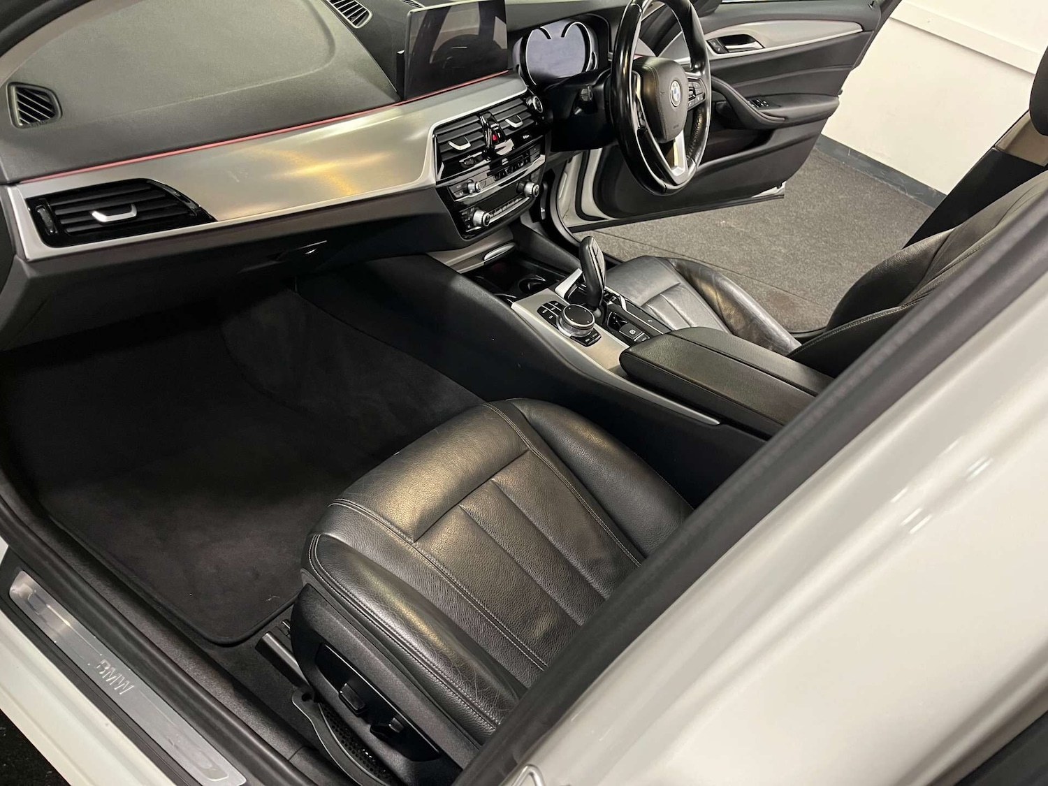 Used BMW 5 Series 2018 for sale - 76263346: Photo 52