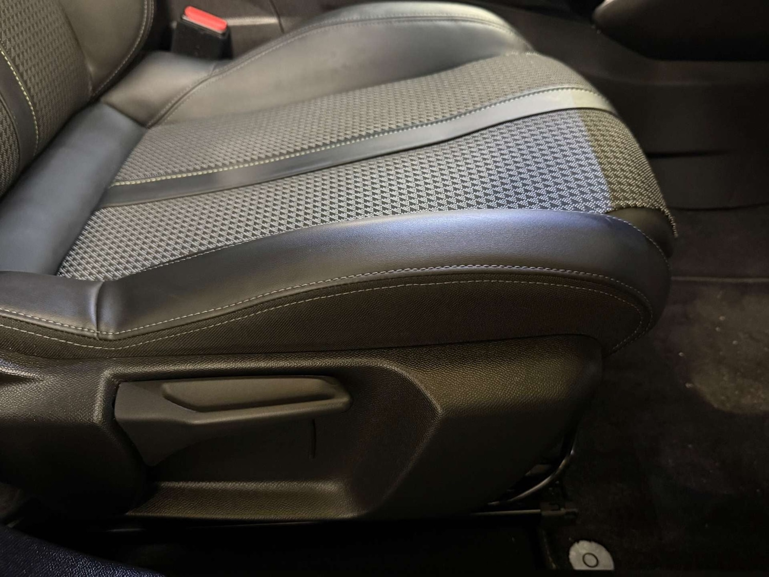 Used Peugeot 2008 2020 for sale - 76631155: Photo 12