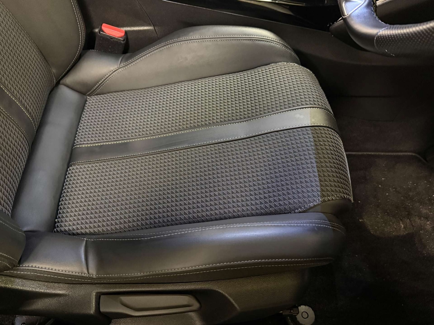 Used Peugeot 2008 2020 for sale - 76631155: Photo 13