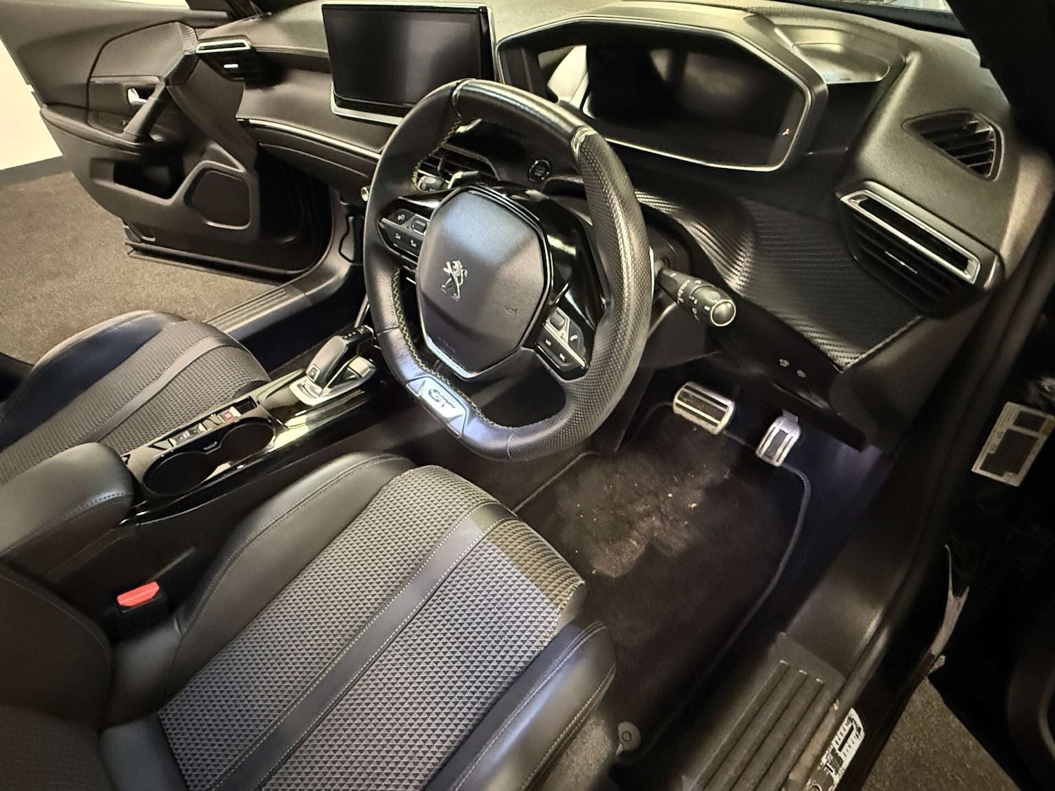 Used Peugeot 2008 2020 for sale - 76631155: Photo 15