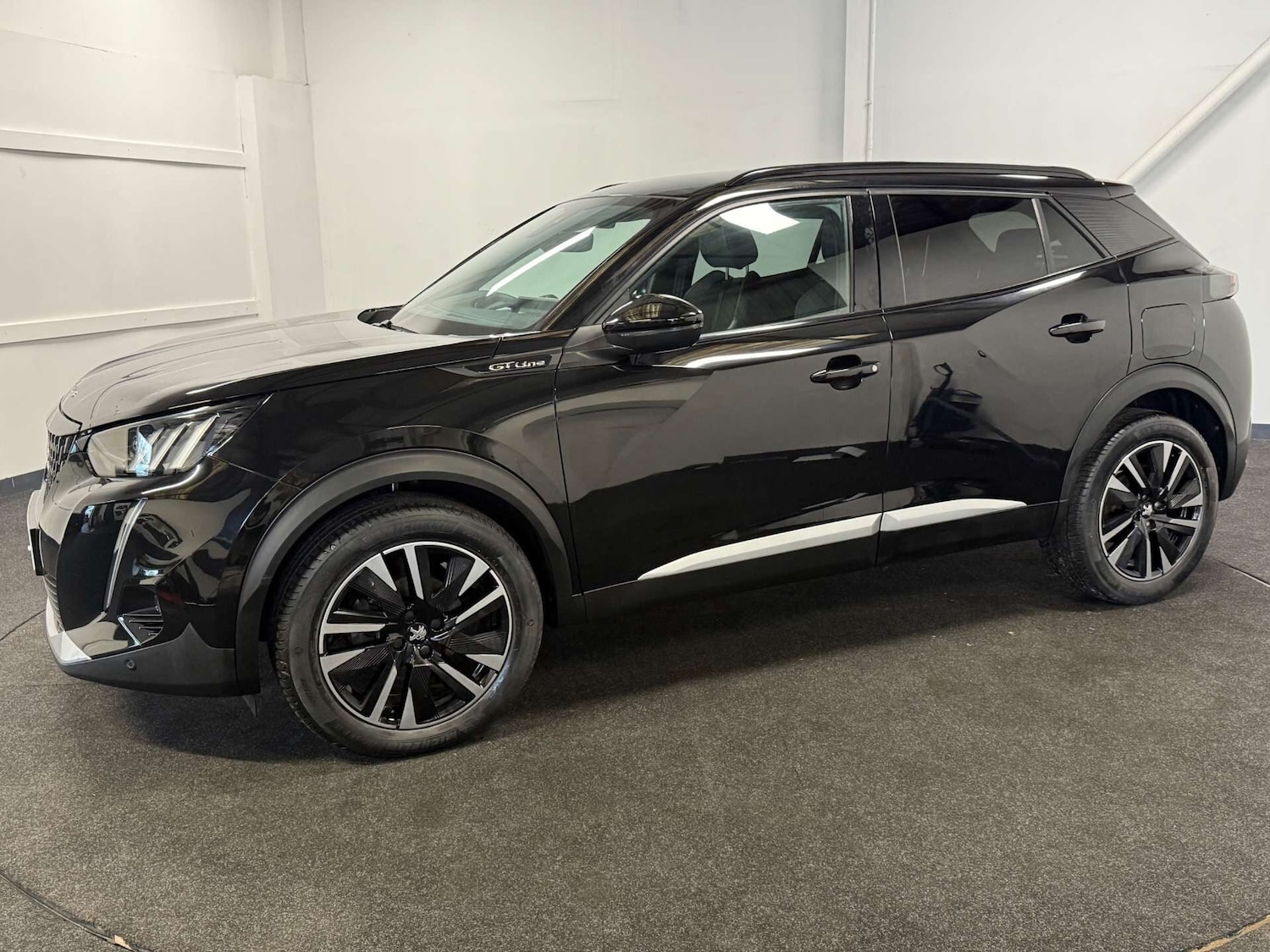 Used Peugeot 2008 2020 for sale - 76631155: Photo 2