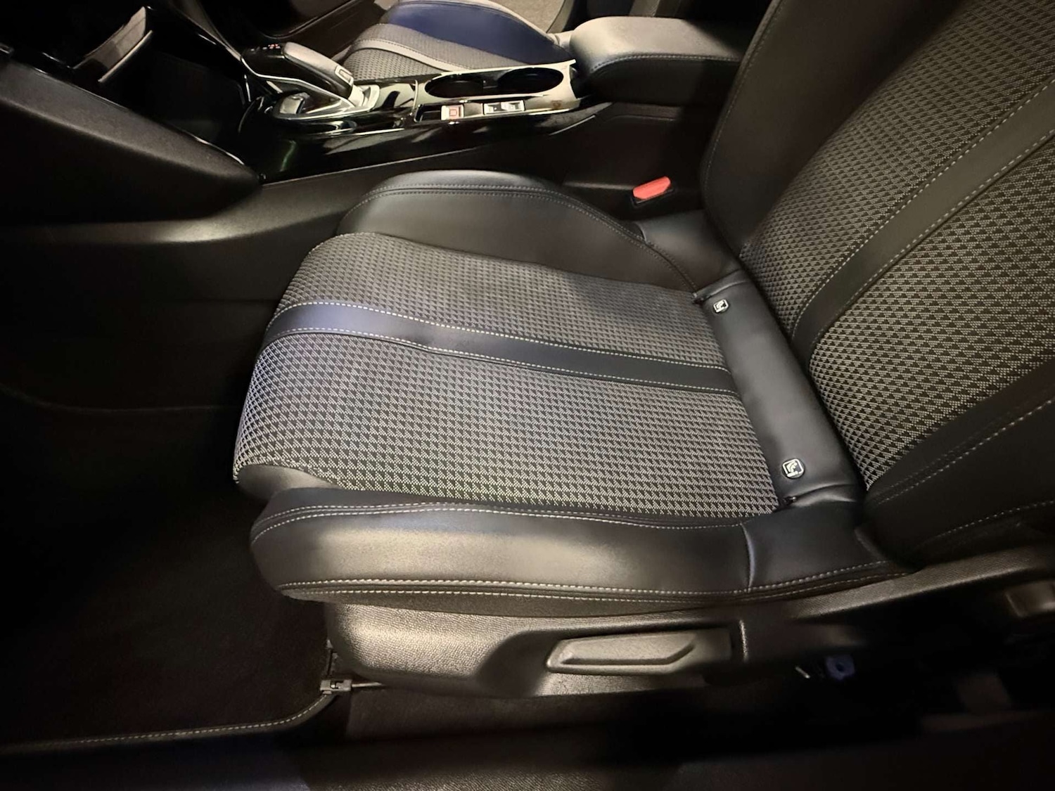 Used Peugeot 2008 2020 for sale - 76631155: Photo 51