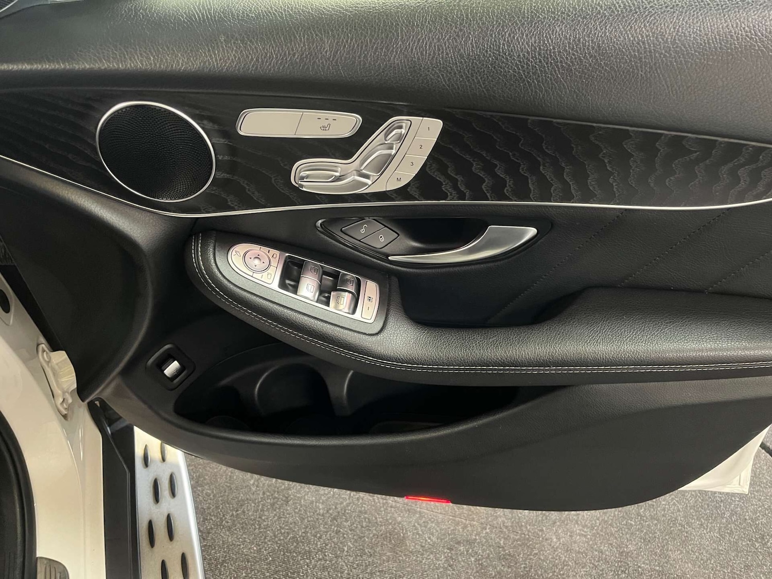 Used Mercedes-Benz GLC 2018 for sale - 76082184: Photo 10