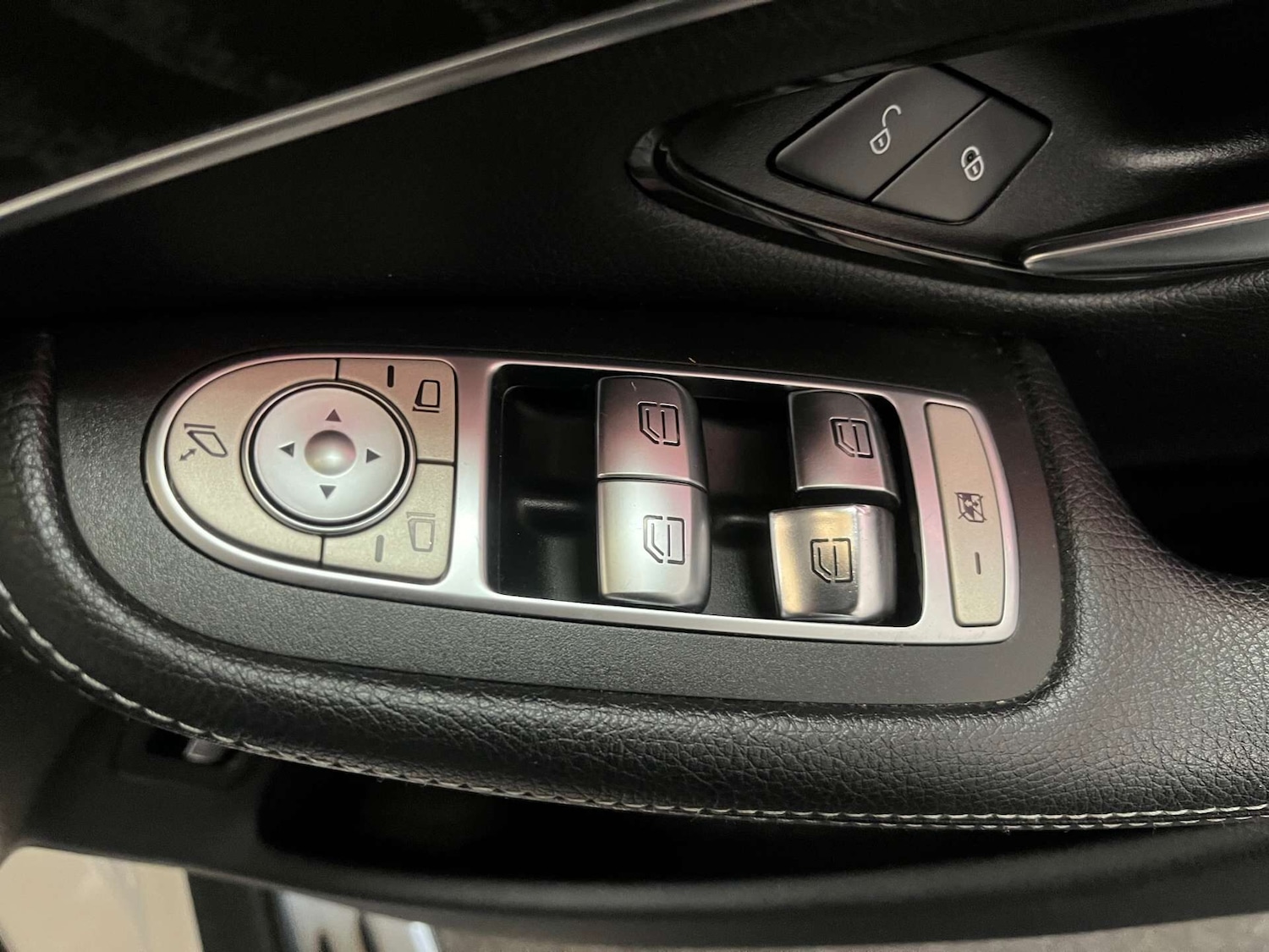 Used Mercedes-Benz GLC 2018 for sale - 76082184: Photo 11