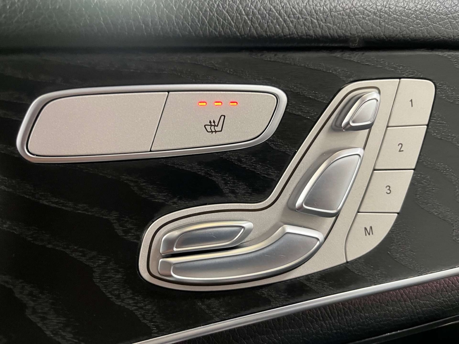 Used Mercedes-Benz GLC 2018 for sale - 76082184: Photo 12